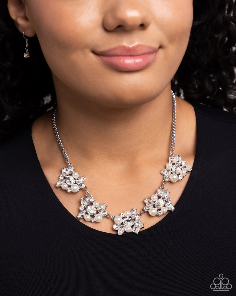 HEIRESS of Them All - White - Necklace