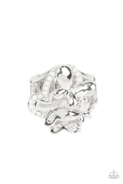 Fluttering Flashback - White - Ring