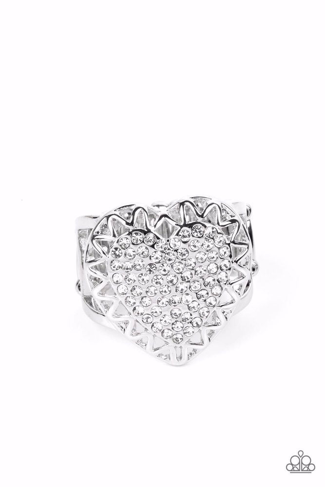 Romantic Escape - White - Ring