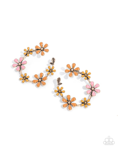 Wreathed Welcome - Gold - Earring