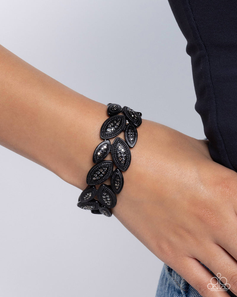 Riding the Clutch - Black - Bracelet